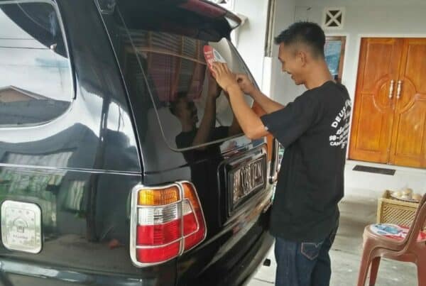PEMASANGAN STIKER #WARONDRUGS PADA KENDARAAN DINAS BNN KOTA PAGAR ALAM