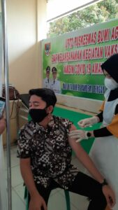 KEGIATAN VAKSINASI COVID-19 TAHAP KEDUA