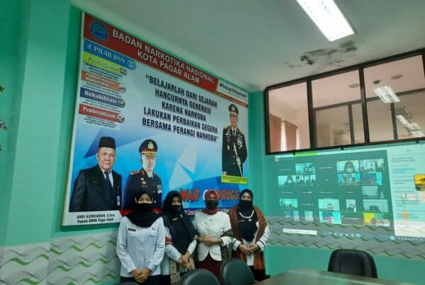 KETUA DWP BNN KOTA PAGAR ALAM MENGIKUTI KEGIATAN WEBINAR DALAM RANGKA MEMPERINGATI HARI KARTINI KE-143 TAHUN 2021