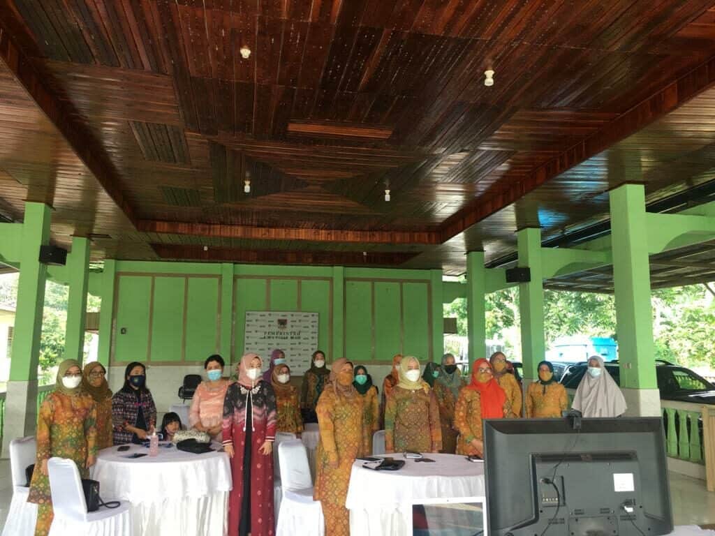 KETUA DWP BNN KOTA PAGAR ALAM MENGIKUTI KEGIATAN WEBINAR DALAM RANGKA HALAL BIHALAL 1 SYAWAL 1442 H