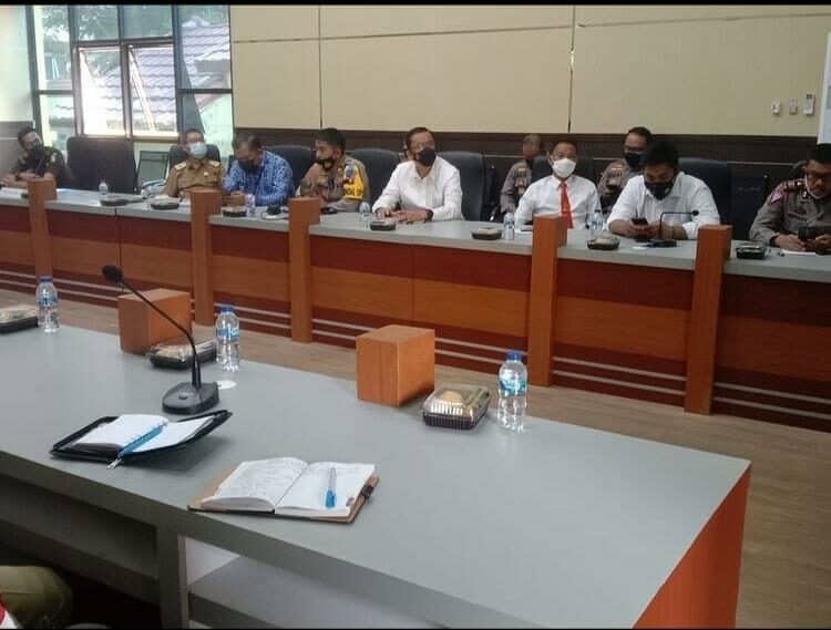 MENGIKUTI KEGIATAN RAKOR FGD